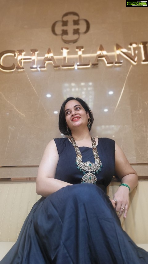 Suja Varunee Instagram - Hi girls 💎 I just visited @challani_jewellery diamond Jewellery festival which is happening from June 5th to 15th.💍 I was truly amazed by the variety & collections they have! I was just awestruck by their regal designs and their price. Their ambience & customer service are top notch. Its been a hard task for me to select, because there was so much awesomeness i wanted to buy! Do visit Challani Jewellery mart located at T. Nagar and buy your favourite diamond Jewellery on this awesome diamond Jewellery festival.. Dont miss it guys ❤️💎 #challanijewellerymart #diamond #diamondjewellery #diamondrings #diamondearrings #diamondnecklace #diamondbracelet #diamondlover #influencer #influencermarketing #reelitfeelit #reelitfeelit❤️❤️ #chennai #chennaiponnu Challani Jewellery Mart
