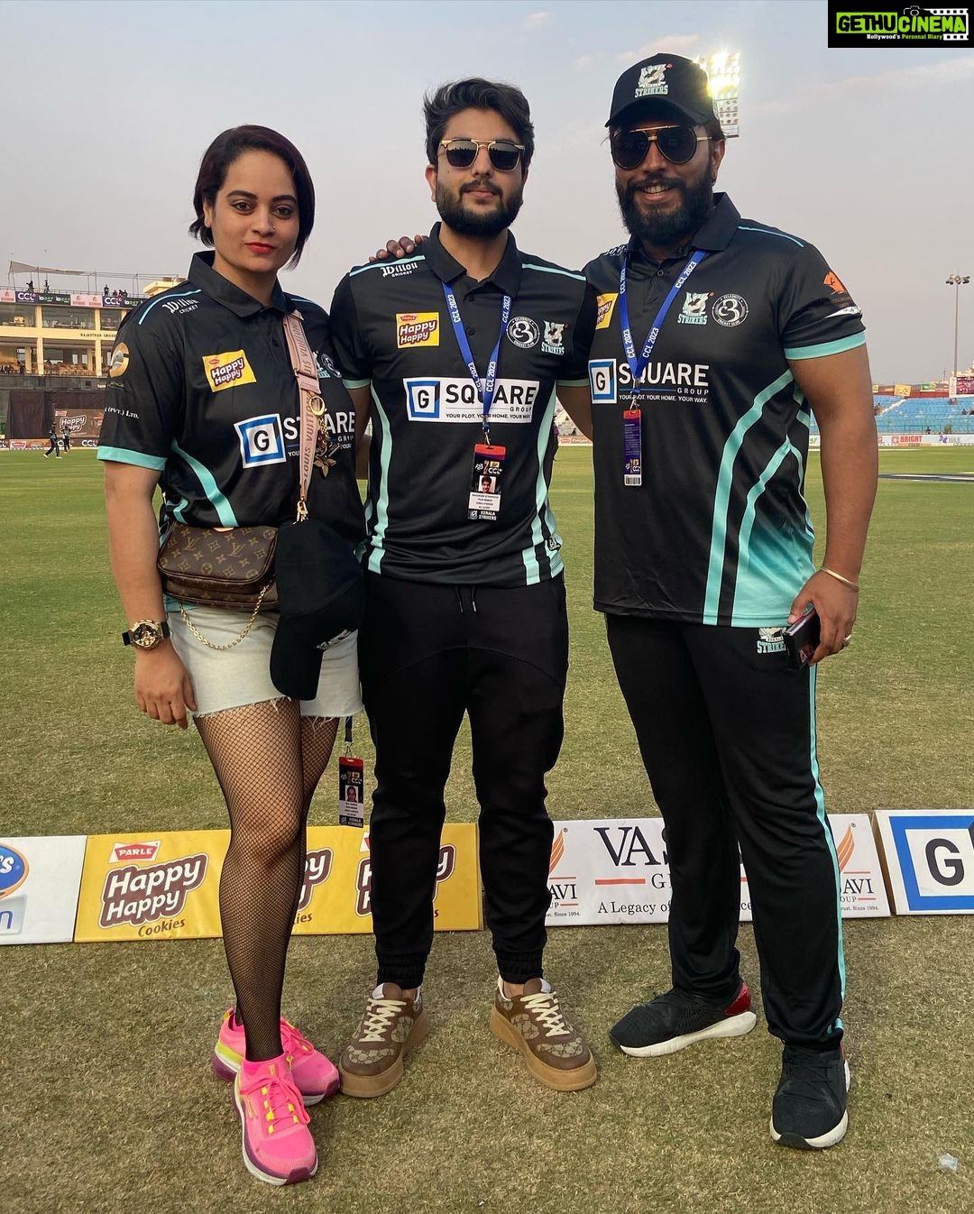 Suja Varunee Instagram - π That was a great cricket day! When your family owns @keralastrikersofficial And supporting your family is the biggest joy! And #ccl is all about unity!! The whole film industry is meant to be about unity! We are so happy to be a major part of this UNITY and support every team that is participating π #ccl2023 #cricket #cricketlovers #cricketfans #keralagodsowncountry #unity #jaipur #keralastrikers Jaipur, Rajasthan