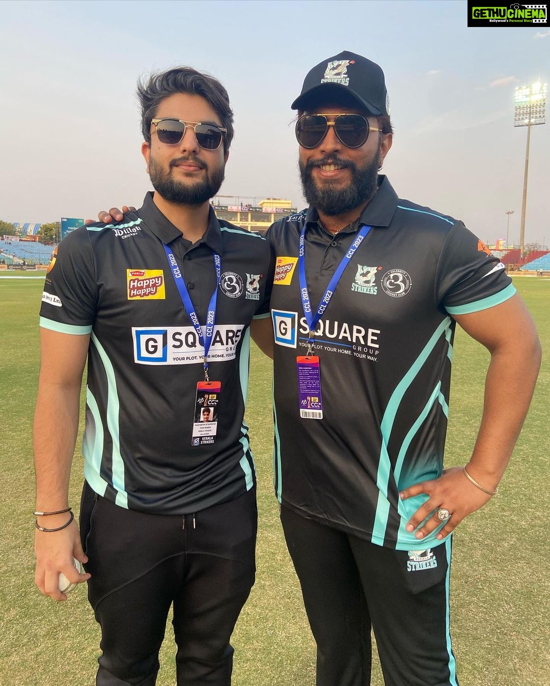 Suja Varunee Instagram - π That was a great cricket day! When your family owns @keralastrikersofficial And supporting your family is the biggest joy! And #ccl is all about unity!! The whole film industry is meant to be about unity! We are so happy to be a major part of this UNITY and support every team that is participating π #ccl2023 #cricket #cricketlovers #cricketfans #keralagodsowncountry #unity #jaipur #keralastrikers Jaipur, Rajasthan