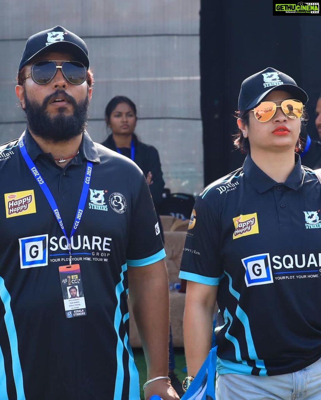 Suja Varunee Instagram - π That was a great cricket day! When your family owns @keralastrikersofficial And supporting your family is the biggest joy! And #ccl is all about unity!! The whole film industry is meant to be about unity! We are so happy to be a major part of this UNITY and support every team that is participating π #ccl2023 #cricket #cricketlovers #cricketfans #keralagodsowncountry #unity #jaipur #keralastrikers Jaipur, Rajasthan