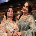 Suja Varunee Instagram - Thank you so much for being my angel @stalinadaisy 🫰 #sweet #human #soul #bonding #together #loveyourself #greatful #companion #dinner #date