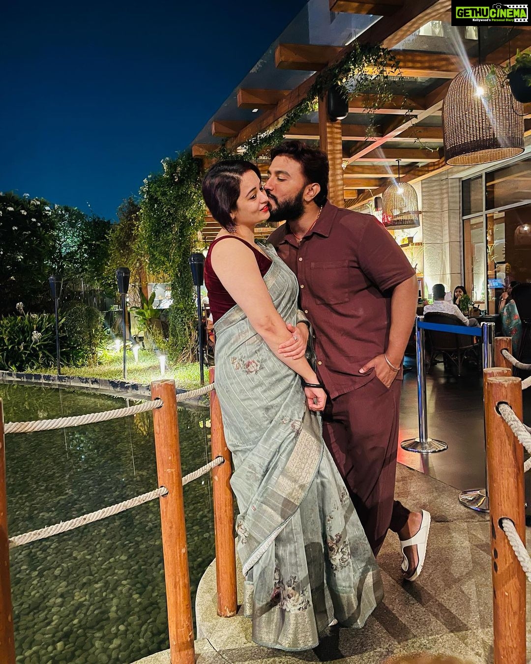 Suja Varunee Instagram - 🔥 I feel we belong… My Life ain’t worth living , if I can’t be with you ❤️ 🫰 I just can’t stop loving you 🫶 #myforever #myforeversunshine #mysoul #couplegoals #datenight #dinner #dinnerdate #husbandandwife #lovebirds Park Hyatt Chennai