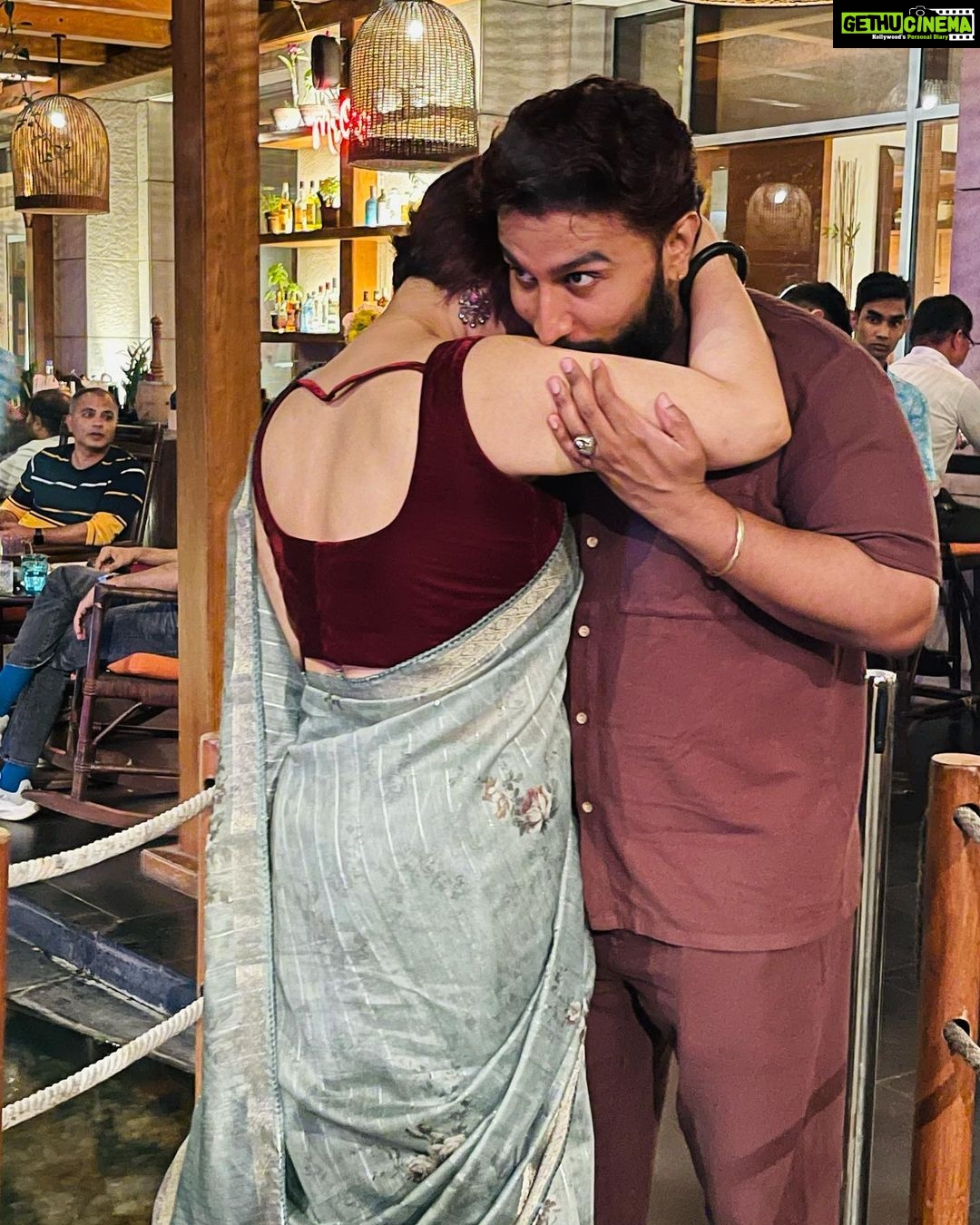 Suja Varunee Instagram - 🔥 I feel we belong… My Life ain’t worth living , if I can’t be with you ❤️ 🫰 I just can’t stop loving you 🫶 #myforever #myforeversunshine #mysoul #couplegoals #datenight #dinner #dinnerdate #husbandandwife #lovebirds Park Hyatt Chennai
