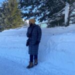 Suja Varunee Instagram - Some beautiful paths can’t be discovered without getting lost🫰 #lost #emotions #goodfeeling #nicetime #memoriesforlife #trip #candidphotography Gulmarg