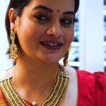 Suja Varunee Instagram - Join @itssujavarunee , as she takes you through the world of exquisite jewellery at VBJ, choosing phenomenal adornments for her cousin’s wedding. From sophisticated necklaces to stunning earrings, watch as she explores the stellar collection that embodies timeless elegance. With the guidance of our expert staff, she discovers treasures that will elevate any ethnic look. Get ready to be enchanted by the allure of VBJ, making every moment of this shopping experience truly unforgettable. #VBJ #VummidiBangaruJewellers #VBJGold #VummidiBangaru #JewelleryExhibition #GoldJewellery #DiamondJewellery #JewelleryExhibition #JewelleryDesigner #JewelleryCollection #JewelleryTrends #ChennaiJewelleryStore #USAJewellery #SouthIndianJewellery #TraditionalJewellery