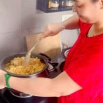 Suja Varunee Instagram – If someone says true love doesn’t exist, make them taste biryani😬 

Yes My Happiness is … HOME-COOKED BIRYANI guys🥩

My special Seeraga samba Dum Biryani.Enjoy the taste @shivakumarr20 

Have a joyous and fun-filled Eid with your family. I wish Allah always guides you. Wishing a very Happy Eid Mubarak 🌙 

Video & editing courtesy – My love @stalinadaisy 

#festival #eidmubarak #biryani #mutton #homefood #cookingathome #love #taste #spices #herbst #family #housewife #wife #wifelife #biryanilovers #reelitfeelit #cookingathome #bakrid Chennai, India
