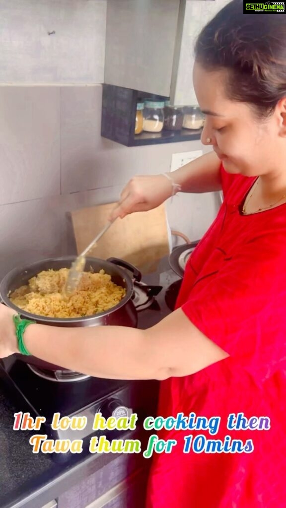 Suja Varunee Instagram - If someone says true love doesn’t exist, make them taste biryani😬 Yes My Happiness is … HOME-COOKED BIRYANI guys🥩 My special Seeraga samba Dum Biryani.Enjoy the taste @shivakumarr20 Have a joyous and fun-filled Eid with your family. I wish Allah always guides you. Wishing a very Happy Eid Mubarak 🌙 Video & editing courtesy - My love @stalinadaisy #festival #eidmubarak #biryani #mutton #homefood #cookingathome #love #taste #spices #herbst #family #housewife #wife #wifelife #biryanilovers #reelitfeelit #cookingathome #bakrid Chennai, India