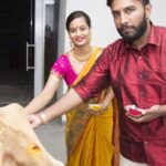 Suja Varunee Instagram - My memories mean a lot to me, and I hold them close to my heart🫶 @shivakumarr20 Our first House memories❤️ #throwback #memories #housewarming #firsthome #blessedlife #album #loveyourself #2017 #june #oldpic