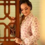 Suja Varunee Instagram - Stop living the normal life and don’t forget to live your amazing life and know how amazing you are 💪 #amazinglife #blessed #blessedlife #positive #positivevibes #positivethinking #womenempowerment #trending Chennai, India