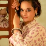 Suja Varunee Instagram - 🥰☀️ SUNKISSED 😘☀️ I’m always the Morning person and mornings help my life to be happy & peaceful☺️ Photography @camerasenthil MUA @dollupmakeover_artistry Wardrobe @mayorijaipur #morning #morningmotivation #trending #sunkissed #positivity #positivevibes #traditional Chennai, India