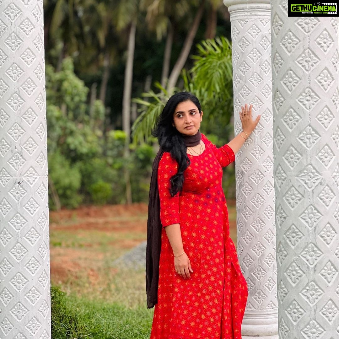 Sujitha Instagram - Nature 🫶🏻 Let’s find our own beauty🤩 #nature and #landscape #post #instagood #photography #evening #photo #morning #mornigvibes #instagram #daily #start #suji #sujithadanush #pandianstores #latest #television #actress #actors #kollywood