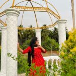 Sujitha Instagram - Nature 🫶🏻 Let’s find our own beauty🤩 #nature and #landscape #post #instagood #photography #evening #photo #morning #mornigvibes #instagram #daily #start #suji #sujithadanush #pandianstores #latest #television #actress #actors #kollywood