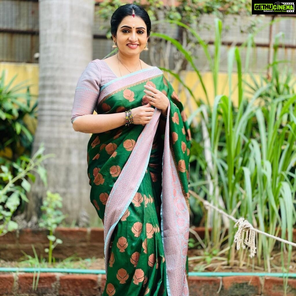 Sujitha Instagram - Happiness looks gorgeous on you ❤️🤩 Dhanam saree @jiya_boutique_ #work #makeupartist #location #shooting #actress #life #regular #post #new #look #like #instagram #photooftheday #photo #selfie #tollywood #kollywood #actress #television #mood #vijaytelevision