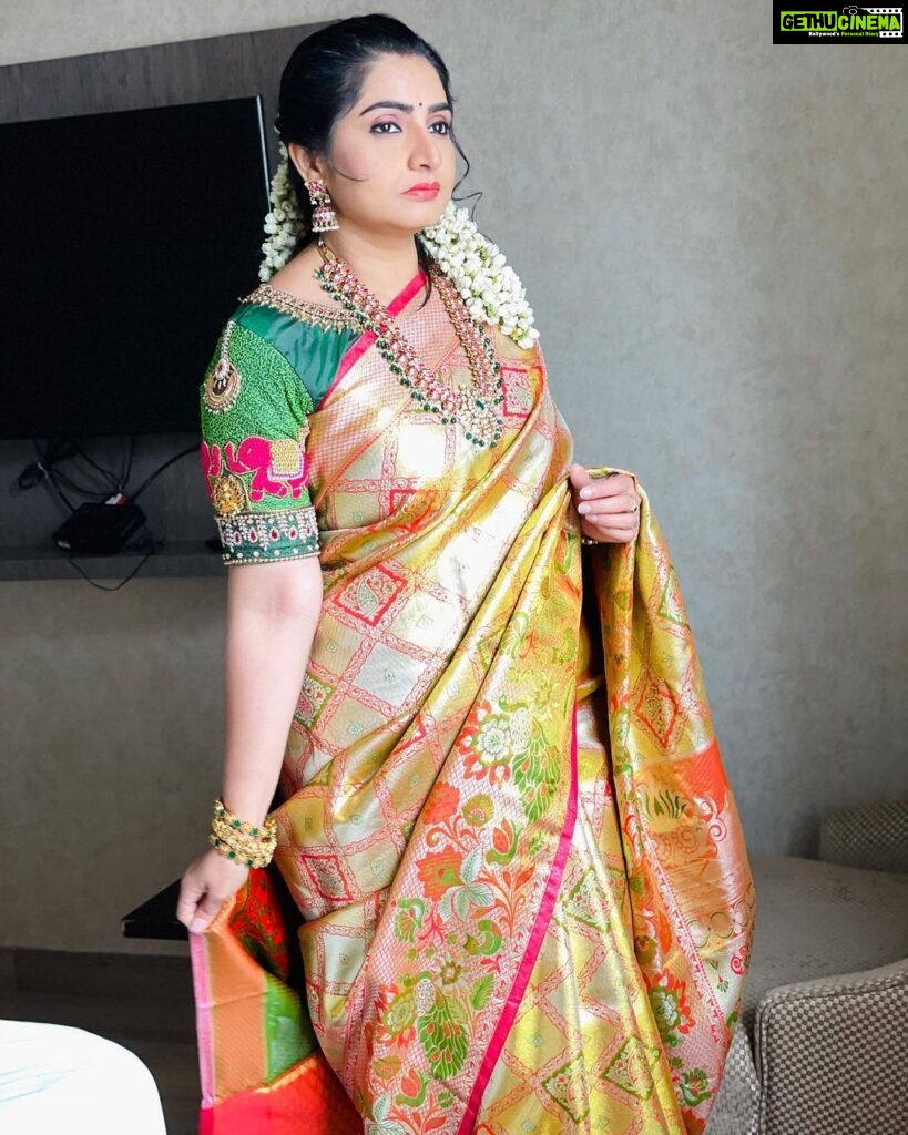 Sujitha Instagram - Pudukottai visit for an event 🤩 Beautiful saree @sreekrishna_silks Bridal jewellery @new_ideas_fashions Aari work blouse for special event @srisharabi