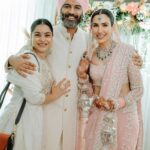 Sumona Chakravarti Instagram - A week of full of infinite love & happiness 💕🧿 So happy for u Butter chicken @asheshlsajnani @sonnalliseygall 🥰 Whattay a reunion this was with so many wonderful people… 💃🏻 @karanvgrover aisa lag raha hai humne look test diya hai, bas cast kar de koi 😂 #AsheshFoundSona