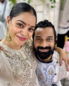 Sumona Chakravarti Instagram - A week of full of infinite love & happiness 💕🧿
So happy for u Butter chicken @asheshlsajnani @sonnalliseygall 🥰

Whattay a reunion this was with so many wonderful people… 💃🏻

@karanvgrover aisa lag raha hai humne look test diya hai, bas cast kar de koi 😂 

#AsheshFoundSona