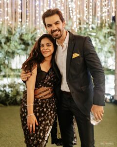Sumona Chakravarti Instagram - A week of full of infinite love & happiness 💕🧿
So happy for u Butter chicken @asheshlsajnani @sonnalliseygall 🥰

Whattay a reunion this was with so many wonderful people… 💃🏻

@karanvgrover aisa lag raha hai humne look test diya hai, bas cast kar de koi 😂 

#AsheshFoundSona