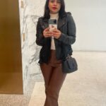 Sumona Chakravarti Instagram - #LondonDiaries We came, We saw, but did not conquer! This trip was all about familia & food… Bong weakness i guess 🤓 From all the touristy stuff to great food to the mind boggling Kohinoor & the other jewels 💎 (damn you pay money to see the stolen goods of your own country 😬🙈). Thank u London for the experience. Last picture- thank u @chefsameertaneja & @mukkipandey for the warm hospitality & delectable food at @benaresofficial For inviting me to your kitchen & making our last evening in London a truly memorable one. ❤️💙🤍 #EnglishSummer #LondonVibes London, United Kingdom