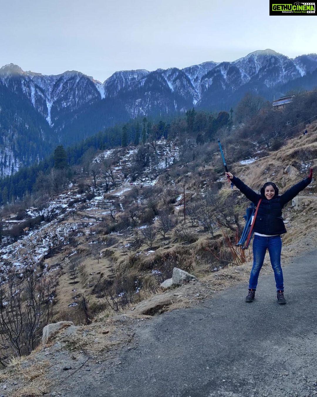 Sumona Chakravarti Instagram - Bombay heat & humidity reminding me of the mountains 🏔️❣️ #blastfromthepast