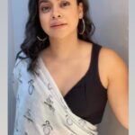 Sumona Chakravarti Instagram - 🐧🌸🪻🩵 For the #KapilSharmaShow #tkss 🥻- @the_haelli 💄- @rameshpanda.mua 💁🏻‍♀️- @hairbysharda Stylist - @sacorina