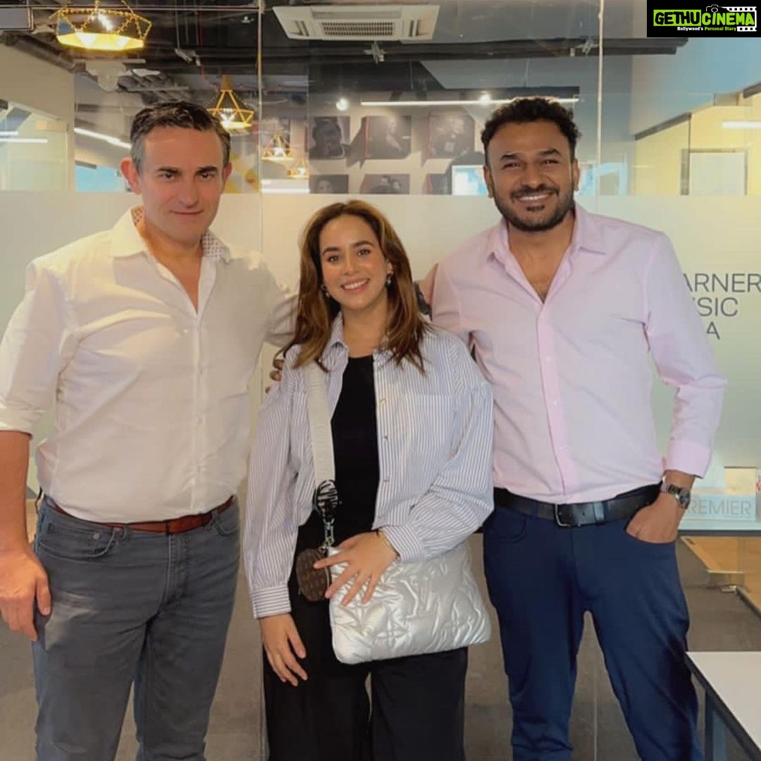Sunanda Sharma Instagram - It was Quick And A productive Listening Session πΈ Thankyou @jaymehtagram and @aps981 For always Understanding My vision ! Your cumulative efforts to make Indian Independent Music Heard Out in every Part of the world is Amazing π Itβs An Honour To Work With You ππ» Lastly Thanks To My Team @mad4musicofficial @skydigitalofficial For Always Presenting Out the best version of me, Presenting My Music In The Best Way Possible βπ» . Get Ready For The Magical Experience magic πͺ β’β’β’β EP THIS JULY ββ’β’β’ Letβs Go Global π