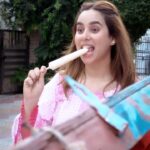 Sunanda Sharma Instagram - नादान और छोटे रहना अच्छा है, बड़े समझदार लोग उलझे ही रहते हैं….। ☻︎