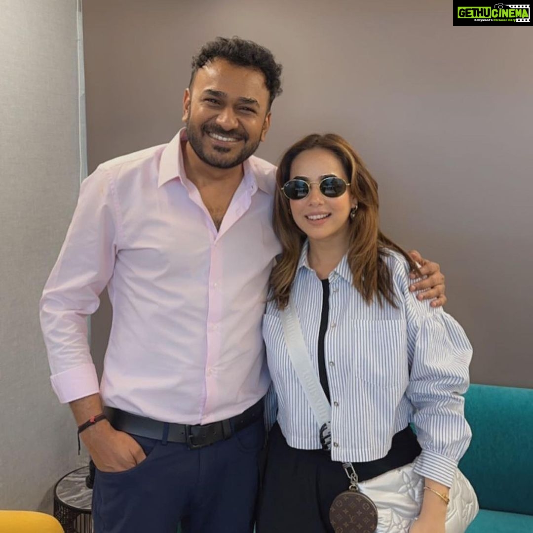 Sunanda Sharma Instagram - It was Quick And A productive Listening Session πΈ Thankyou @jaymehtagram and @aps981 For always Understanding My vision ! Your cumulative efforts to make Indian Independent Music Heard Out in every Part of the world is Amazing π Itβs An Honour To Work With You ππ» Lastly Thanks To My Team @mad4musicofficial @skydigitalofficial For Always Presenting Out the best version of me, Presenting My Music In The Best Way Possible βπ» . Get Ready For The Magical Experience magic πͺ β’β’β’β EP THIS JULY ββ’β’β’ Letβs Go Global π