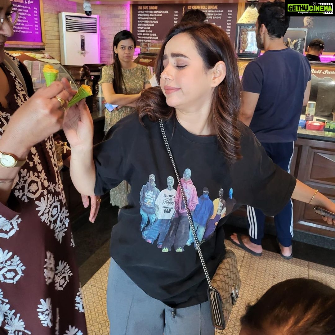 Sunanda Sharma Instagram - Life is too short to be normal, Stay weird na baba 🤥🫤🤠#weirdfaceseries 🥸