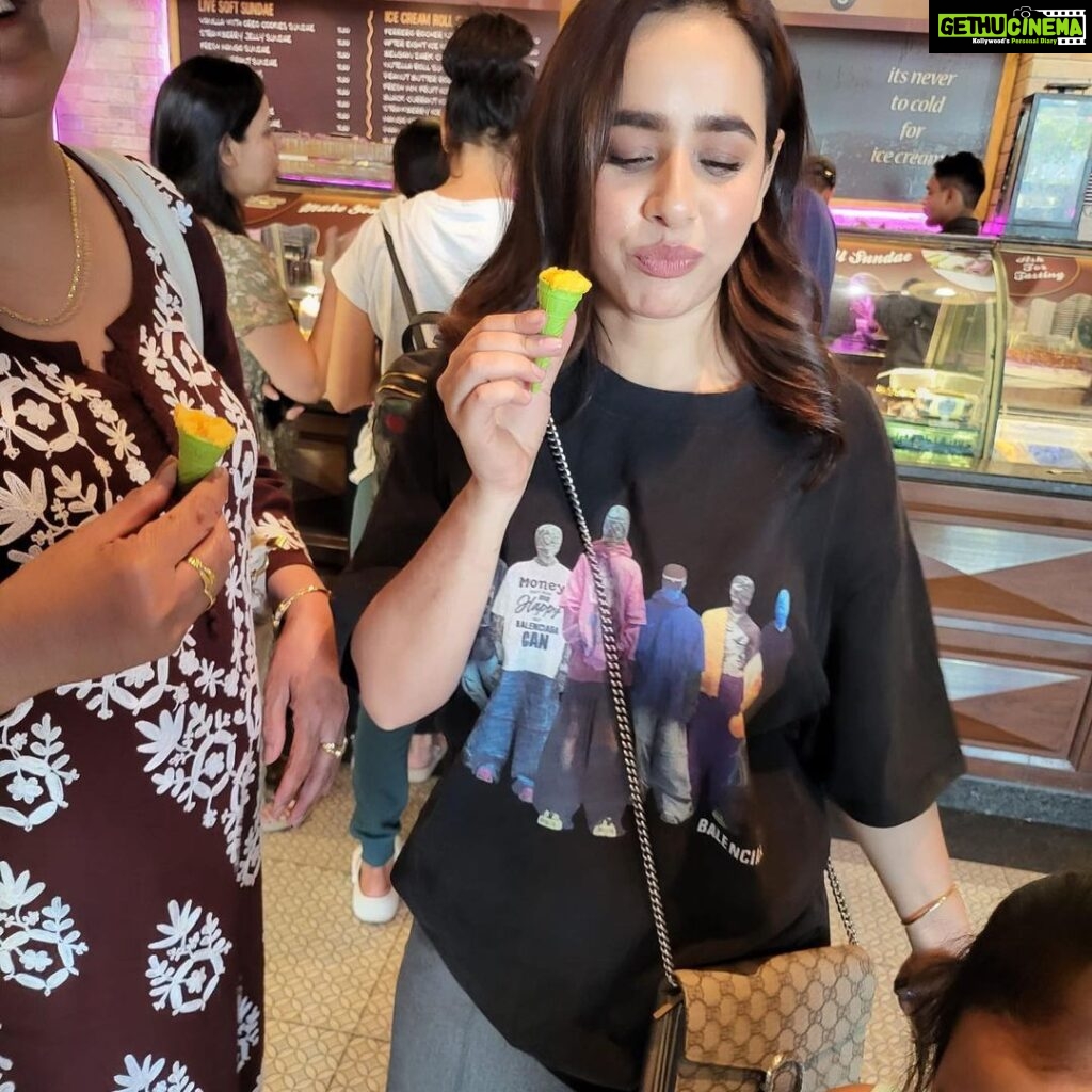 Sunanda Sharma Instagram - Life is too short to be normal, Stay weird na baba 🤥🫤🤠 #weirdfaceseries 🥸