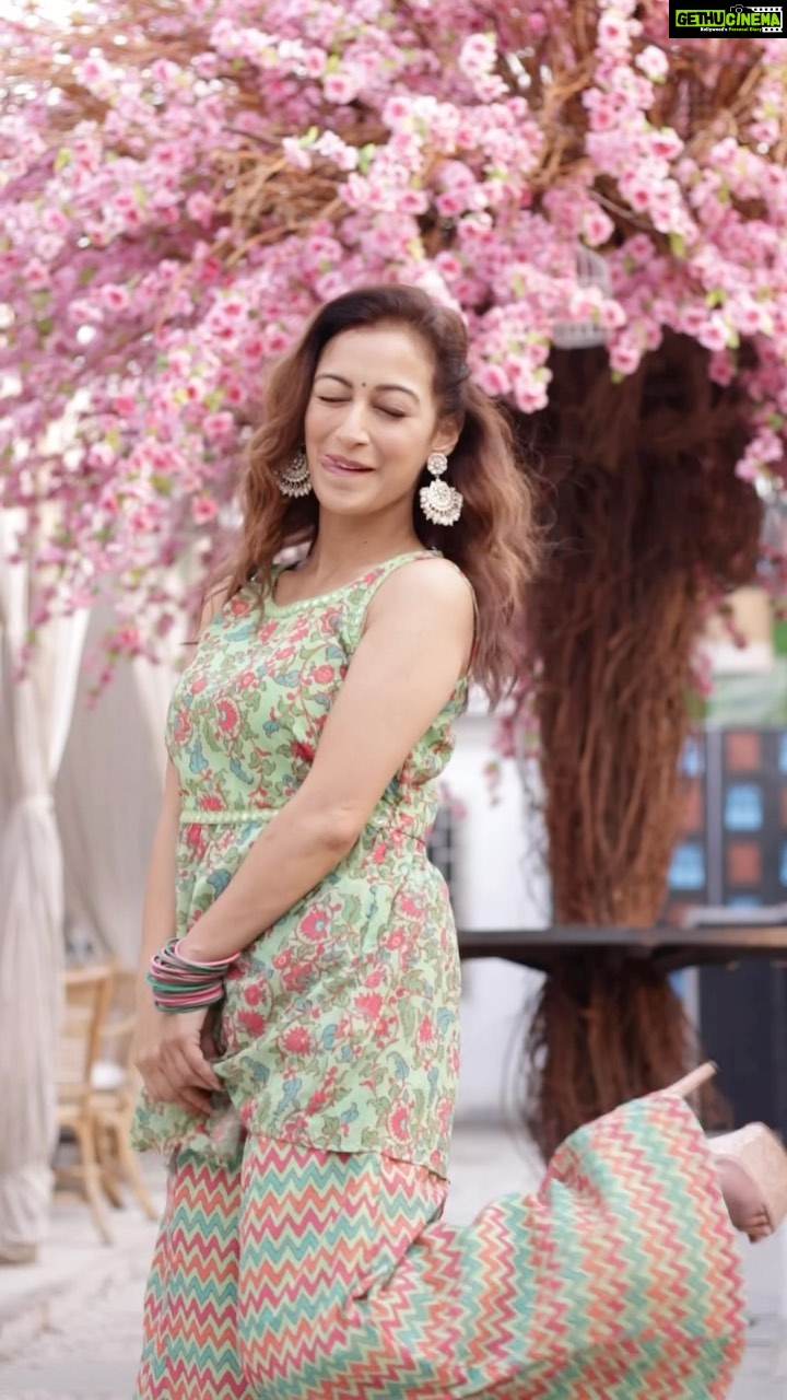 Sunayana Fozdar Instagram - You Get All of Me …or none of me🤪Yeh Kudi Drama Queen toh hai !☺️ Tag the Drama Queen in your Life!👸😜🤷♀️ Wearing the Spring Summer collection @indya For all my lovelies Use code : SFIn20 to get a further discount !!!! . . . 📷 @praveenkhaitan.clicked @clicked_productions Hair @rouge_makeovers 📍 @truetrammtrunk x @iampuneetgidwani Artist management: @greenlight__media