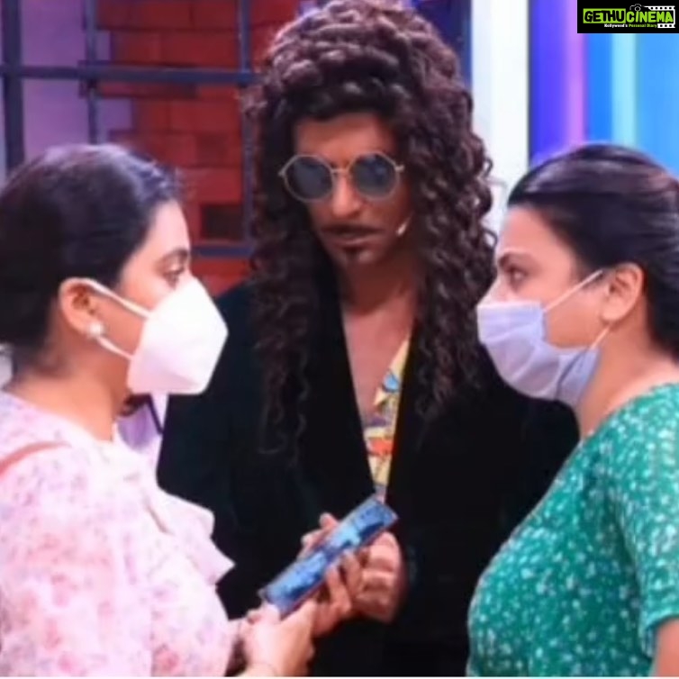 Sunil Grover Instagram - Happy birthday @neeti_simoes ! Health, happiness, luck and lot more success this year. Hamesha khush raho! π₯³πΊππ