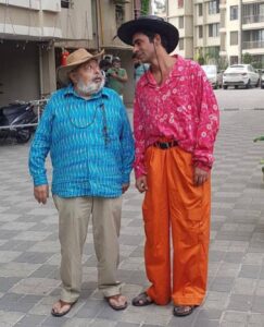 Sunil Grover Instagram - It would have been a shoot day with him today. Sameer khakhar Sir, you are being missed. Prayers. 🙏