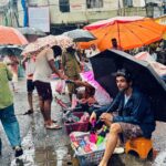 Sunil Grover Instagram - Umbrella mangta hai? Chahiye?