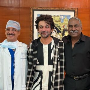 Sunil Grover Instagram - Grateful to @drpandaasianheart , #Dr.D’Silva and the entire team of doctors and nursing staff at the Asian heart institute for aligning my heart just before this Valentine’s Day. ❤️❤️ Thank you. 🙏