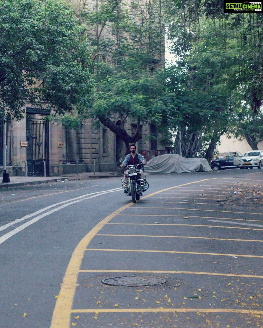 Sunil Grover Instagram - Happy Mother’s Day. See my mother’s avenger like creation can drive, ride, walk, sit on the same road. ❤️🌹