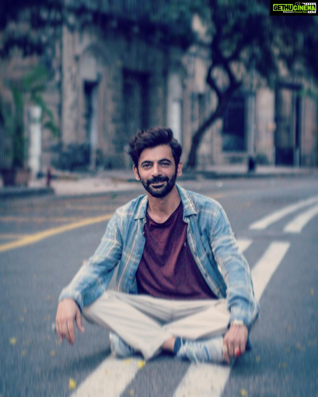 Sunil Grover Instagram - Happy Mother’s Day. See my mother’s avenger like creation can drive, ride, walk, sit on the same road. ❤️🌹