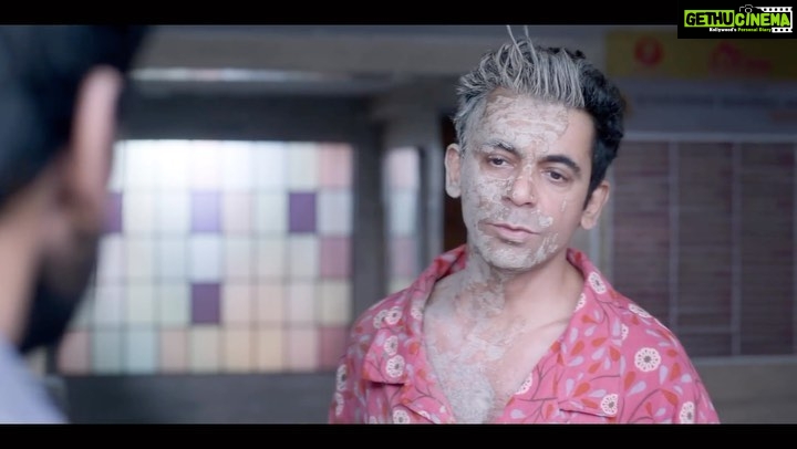 Sunil Grover Instagram - Sonu ki kahani ab tak khatam nahi hui, investigation aur Sonu ki shararte jaari rahengi only in #Sunflower season 2 on #ZEE5, coming soon! #VikasBahl @whosunilgrover @ranvirshorey @mukulchadda @ashishvidyarthi1 @sonaljhaofficial @radhabhatt @reliance.entertainment #GoodCo @sarkarshibasish @ria.nalavade @girishkulkarni1 @devikachaudhari @hym_amit @zee5global @manish_kalra_ @nimishalok @virajsawant @parmarchaitally @navingujral @duhjizzy