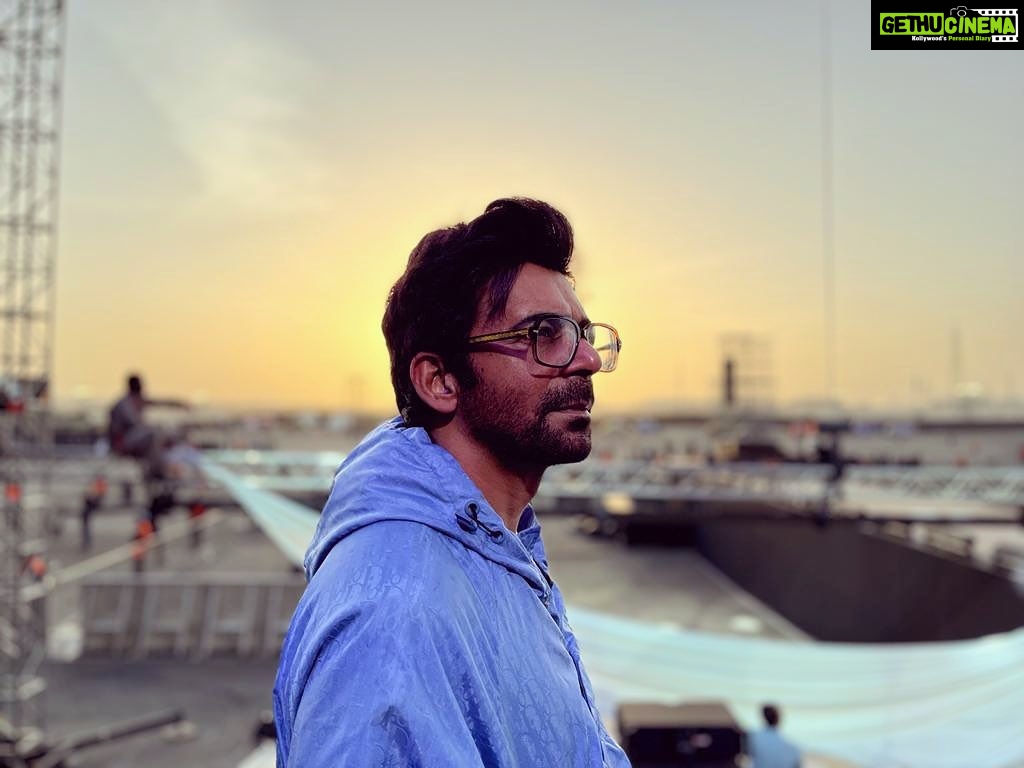 Sunil Grover Instagram - New morning ! A fresh boarding pass in hand. Boarding a new project. Excitement of a new journey. Grateful.