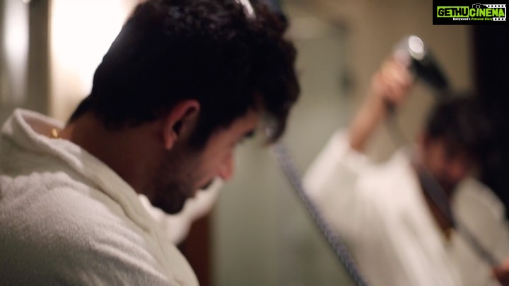 Sunil Grover Instagram - This is how you fix hair in 2 hours.