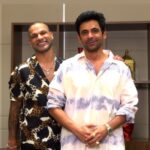 Sunil Grover Instagram - Sixer ke talaash mein Tango toh clean bowled ho gaya! 😭 Ab kaise hoga #KaccheSePakke ka safar pura? Find out in #UnitedKacche on #ZEE5, streaming now. #UnitedKaccheOnZEE5