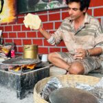 Sunil Grover Instagram - Roti khaoge?