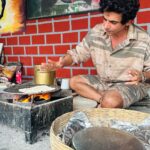 Sunil Grover Instagram - Roti khaoge?
