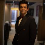 Sunil Grover Instagram - Lead me not into temptation, I can find the way myself. ~ Rita Mae Brown. clothes: @wrickieangrish @the_angrish photo: @krunalsaindane And thank you @lokeshsharmaofficial ❤️