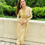 Surbhi Chandna Instagram - Eid Mubarak 🤲🏻 Also todays Hair Courtesy- MUMBAI KI HAWA stylist @stylebysugandhasood suit @the_homeaffair_jaipur manager @pranavi_chandna 👠 @londonrag_in
