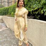 Surbhi Chandna Instagram - Eid Mubarak 🤲🏻 Also todays Hair Courtesy- MUMBAI KI HAWA stylist @stylebysugandhasood suit @the_homeaffair_jaipur manager @pranavi_chandna 👠 @londonrag_in