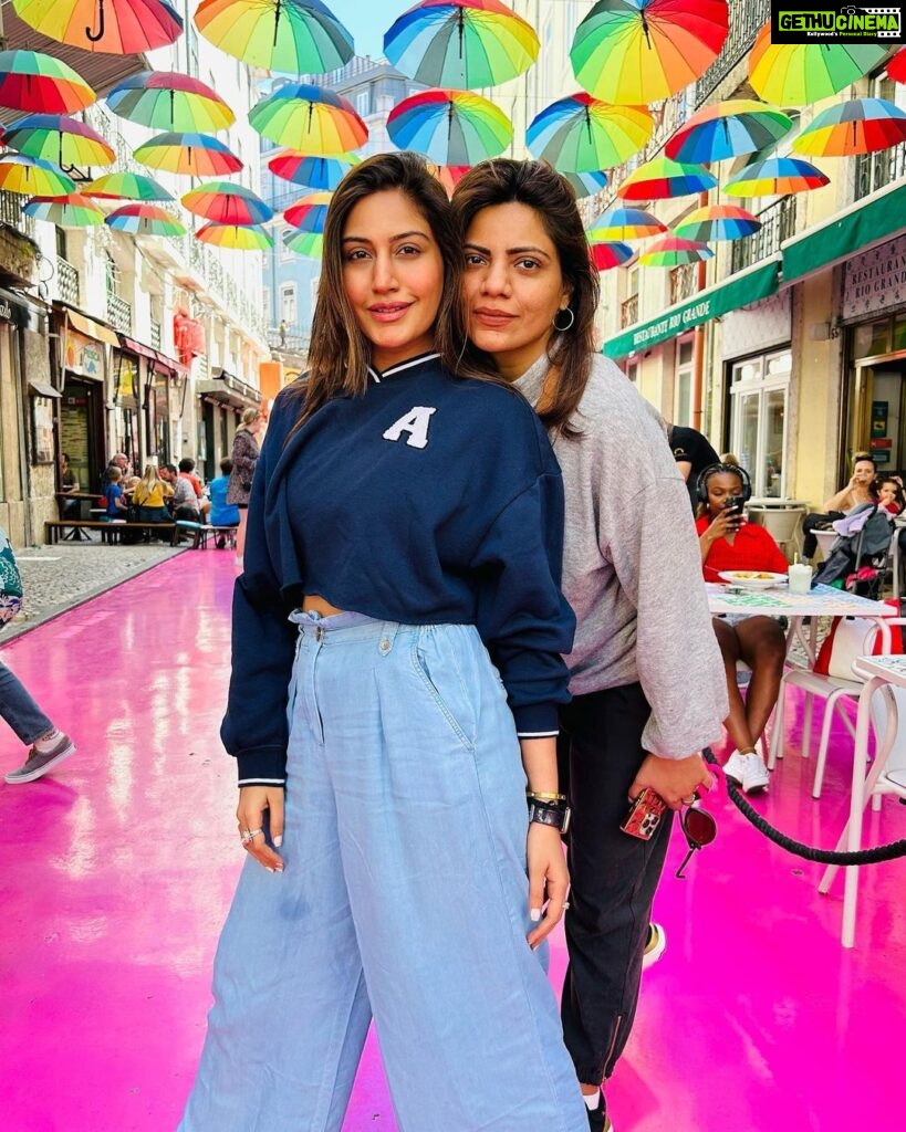 Surbhi Chandna Instagram - A post dedicated to the PINK STREET in Lisbon 💖 Pink Street Lisbon