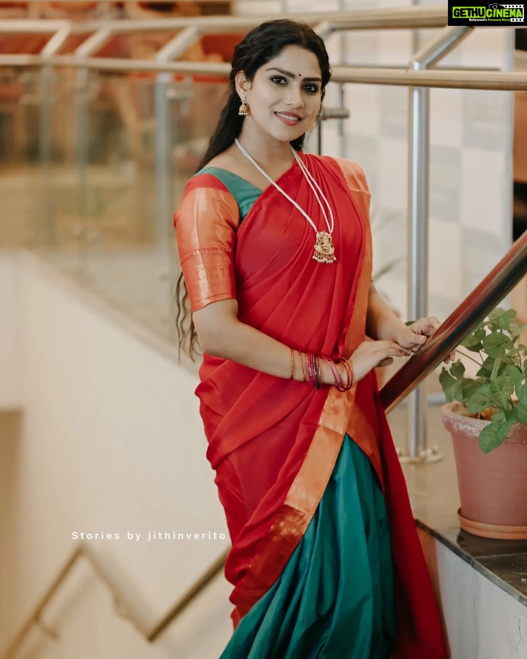 Swasika Instagram - Being traditional at @amma.association general body meeting . Wearing : @anakhalissa_bridalstudio Styled by : @vrinda_sk_ Photography: @jithin_verito MUA @nadzmakeover #ammameeting #swasikavj #dawanilook #dawani