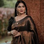 Swasika Instagram - Actress @swasikavj Styling @nithinju Outfit @aalaadesigners Jewls @_javahari_ Pic @akhilal_photography #makup #swasika #actress Thiruvananthapuram, Kerala, India