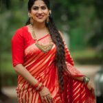 Swasika Instagram - What's Vishu without a saree picture ? Happy Vishu to everyone 🌸 Mua : @abilashchickumakeupartist Styling : @nithinju Saree : @divyadisa.couture Jewelry: @atiracreations Photography: @shibu.bokehpix #happyvishu #swasikavj #redsaree