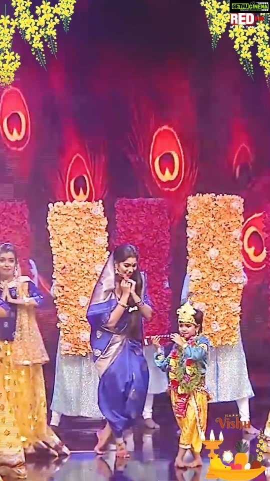 Swasika Instagram - "തുളസിക്കതിർ നുള്ളി എടുത്തു.. കണ്ണന്നൊരു മാലയ്ക്കായ്!!!! ...." ഈ വിഷുവിനു സ്വാസികയുടെ അതിമനോഹരമായ ഒരു പെർഫോമൻസ് കണ്ടാലോ ...??? @swasikavj #swaasika #vishu #dance #swasikadance #swasikaperformance #vishuspecial #trending #redfm #redfmmalyalam